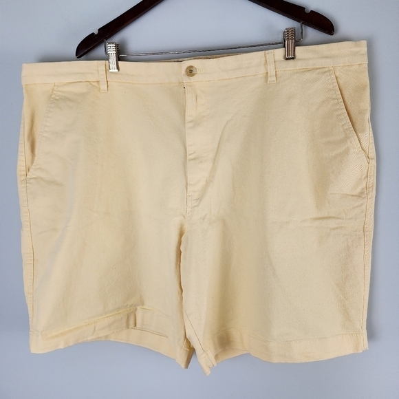 Chaps Men's Flat Front Stretch Shorts Yellow Size 46 - Picture 1 of 6